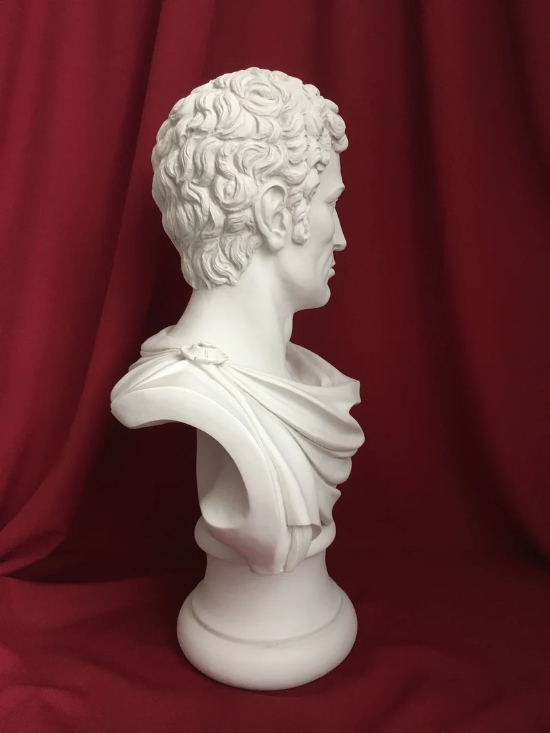 Buste de Sénateur Romain en Toge - sculpture en marbre