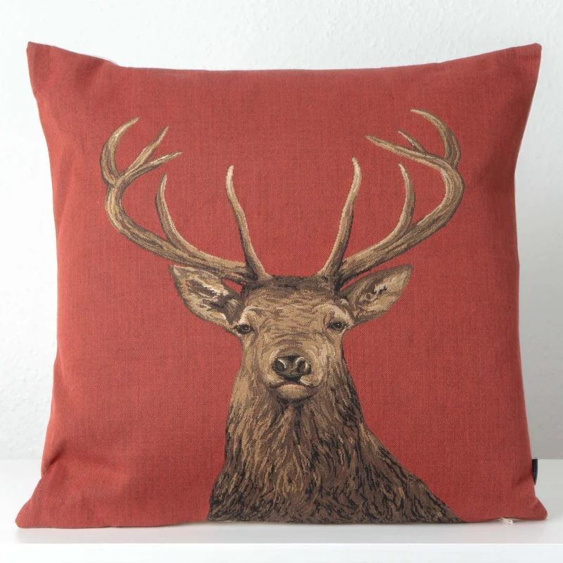 Coussin Rouge à Motif de Cerf (Tissu Gobelin)