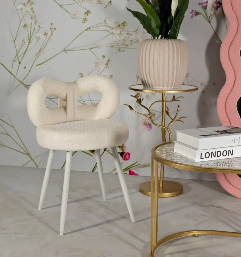 Mini-fauteuil rembourré blanc avec pieds en métal – Fauteuil d'appoint Ilary
