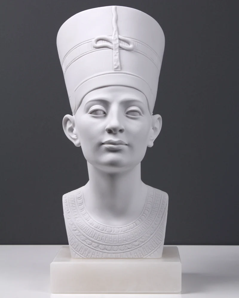 Buste de la reine Nefertiti - sculpture en marbre