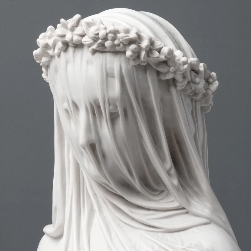 Buste de la Vierge Voilée - veineuse et polie - sculpture en marbre