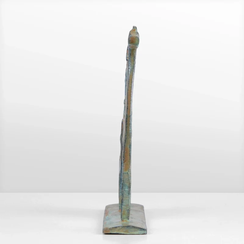Chariot grec ancien - Statue d'un guerrier victorieux - bronze vert