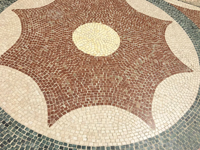 Mosaïque géométrique - en marble