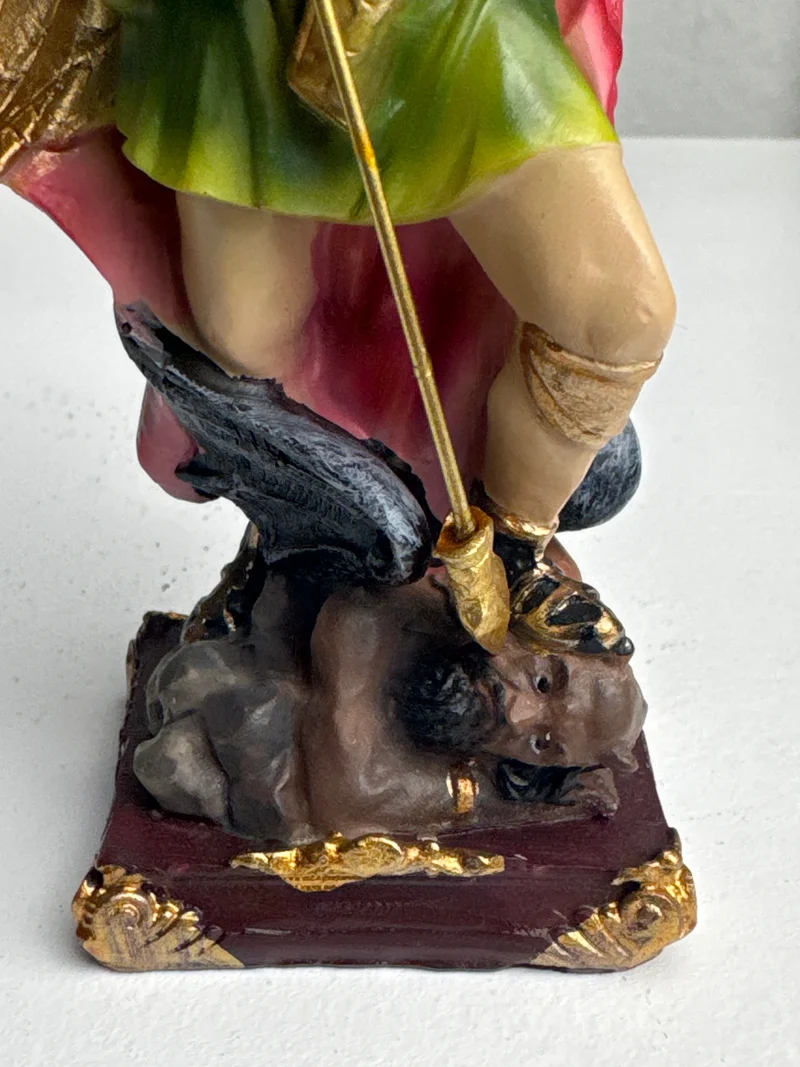 Sculpture de Saint Michel Archange – Vainqueur du Mal