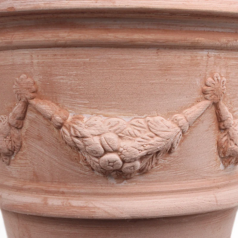 Petit vase de fleurs en terre cuite