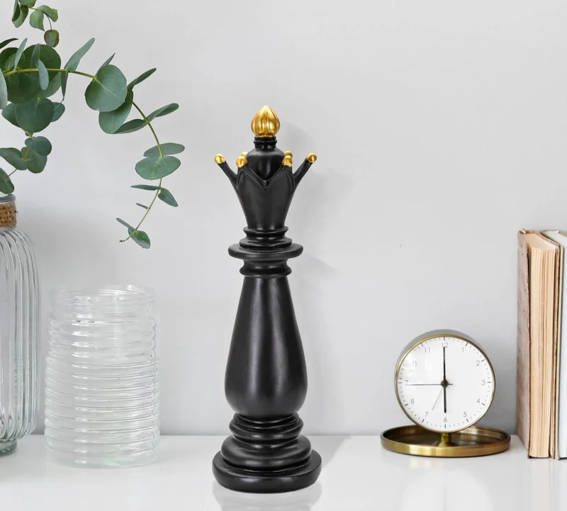 Pièce d'échecs évêque noir et doré (sculpture moderne)