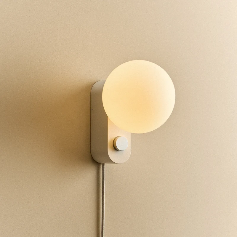 Alumina Multi-Use Lamp in Chalk