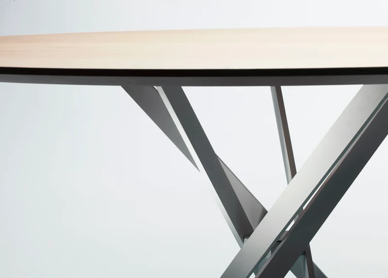 Table IKI | Chêne Naturel et Piétement Métal