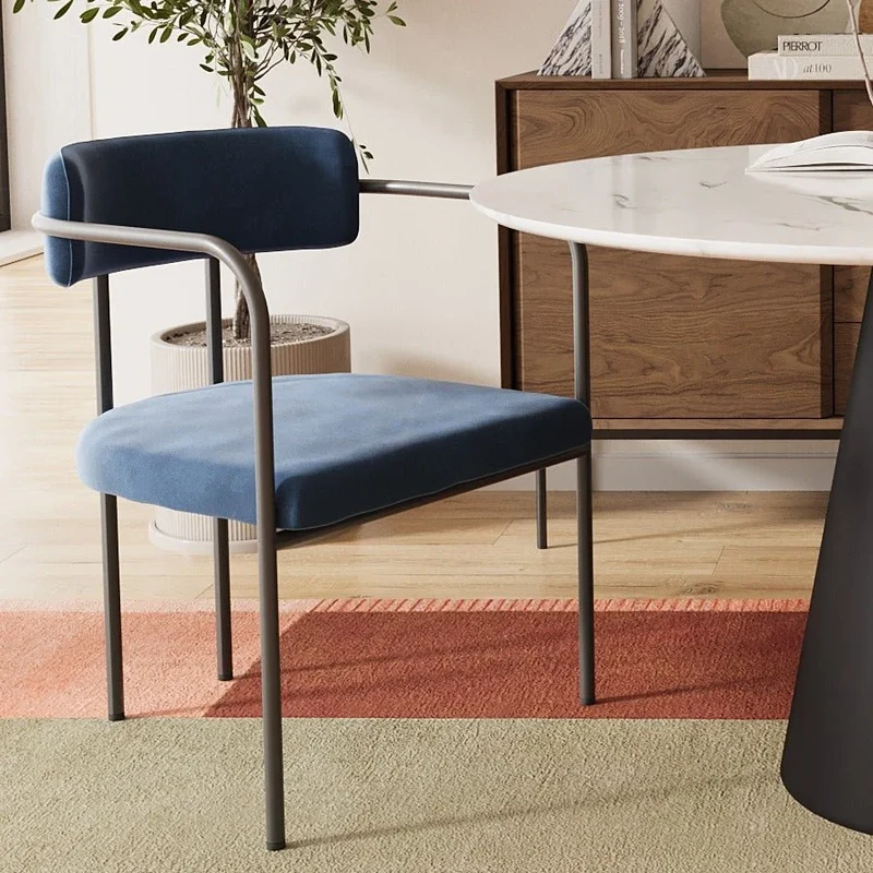 Chaise de salle manger tapiss e avec accoudoirs, velours bleu, Barbara