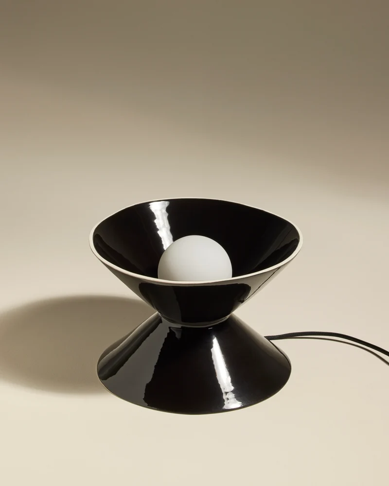 Hourglass Table Lamp - Black