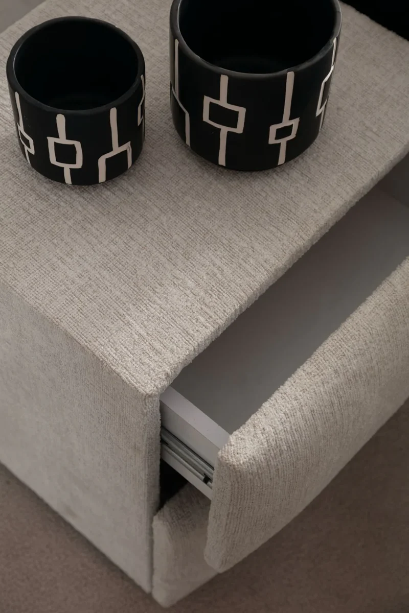 Table de chevet Chenille