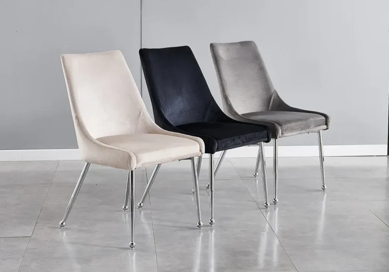 Chaises velours noir à poignée pieds argentés - Gema x4