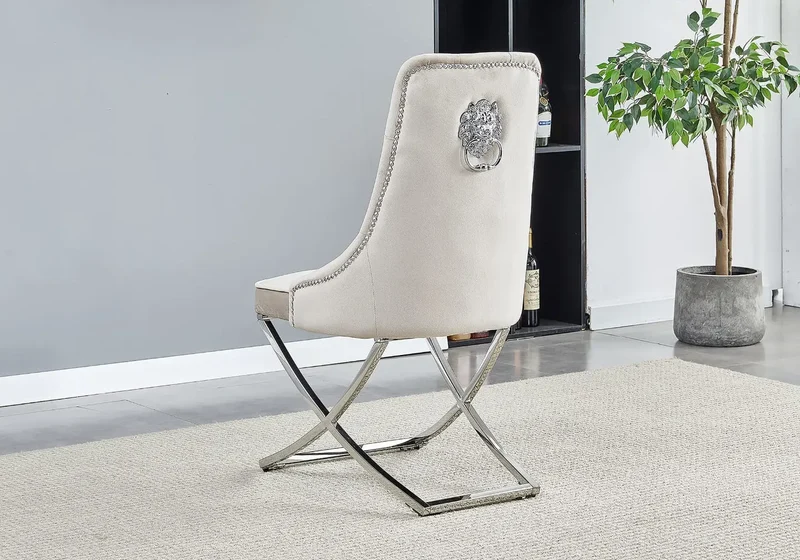 Chaises en velours taupe et tête de lion argentée - Glade x4