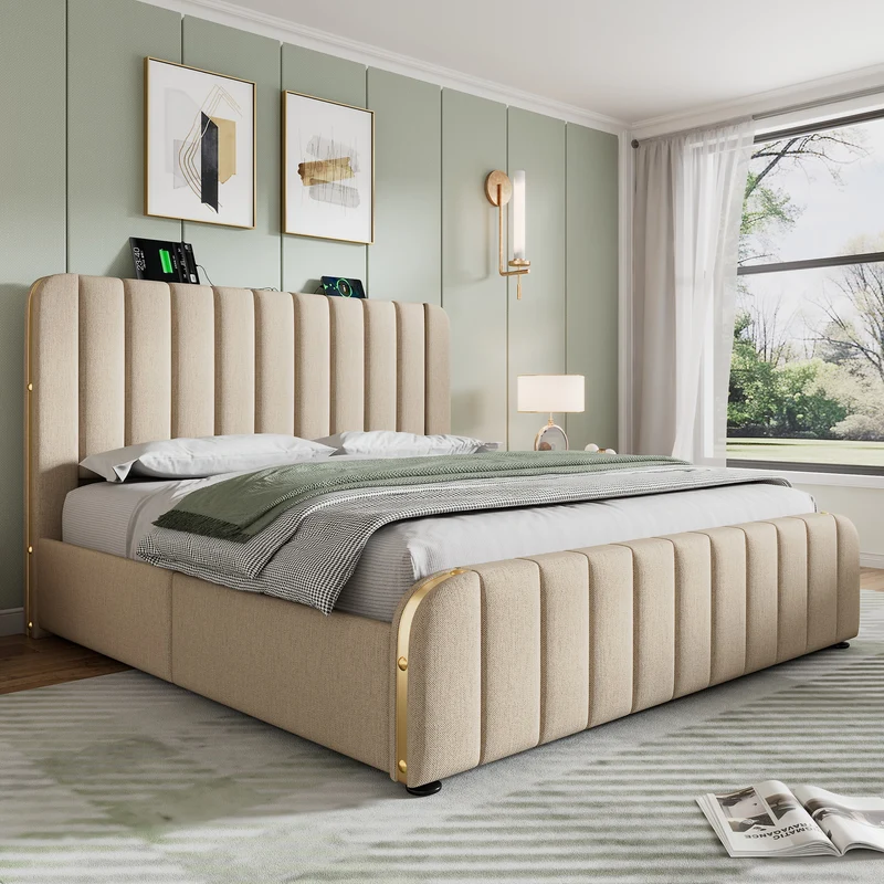 Lit double en lin beige avec tête de lit rembourrée, bandes dorées, 4 tiroirs et ports USB BIRCHBASKET
