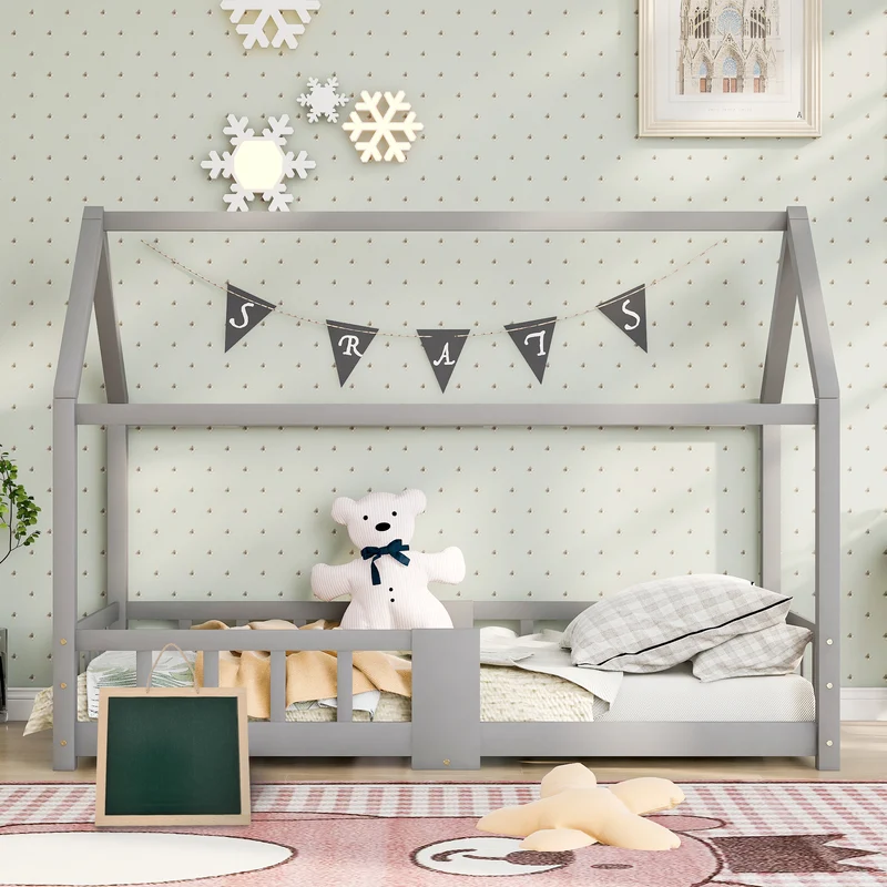 Lit enfant en bois pin gris forme maison avec sommier à lattes et tableau noir 90 x 200 cm (sans matelas) DRAKRIE