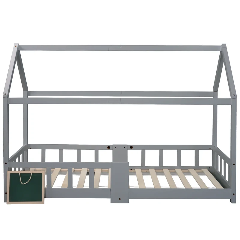 Lit enfant en bois pin gris forme maison avec sommier à lattes et tableau noir 90 x 200 cm (sans matelas) DRAKRIE